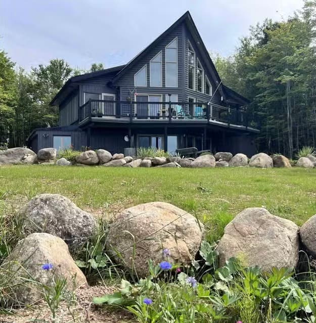 Lakeside at Baddeck — accommodation in Cape Breton